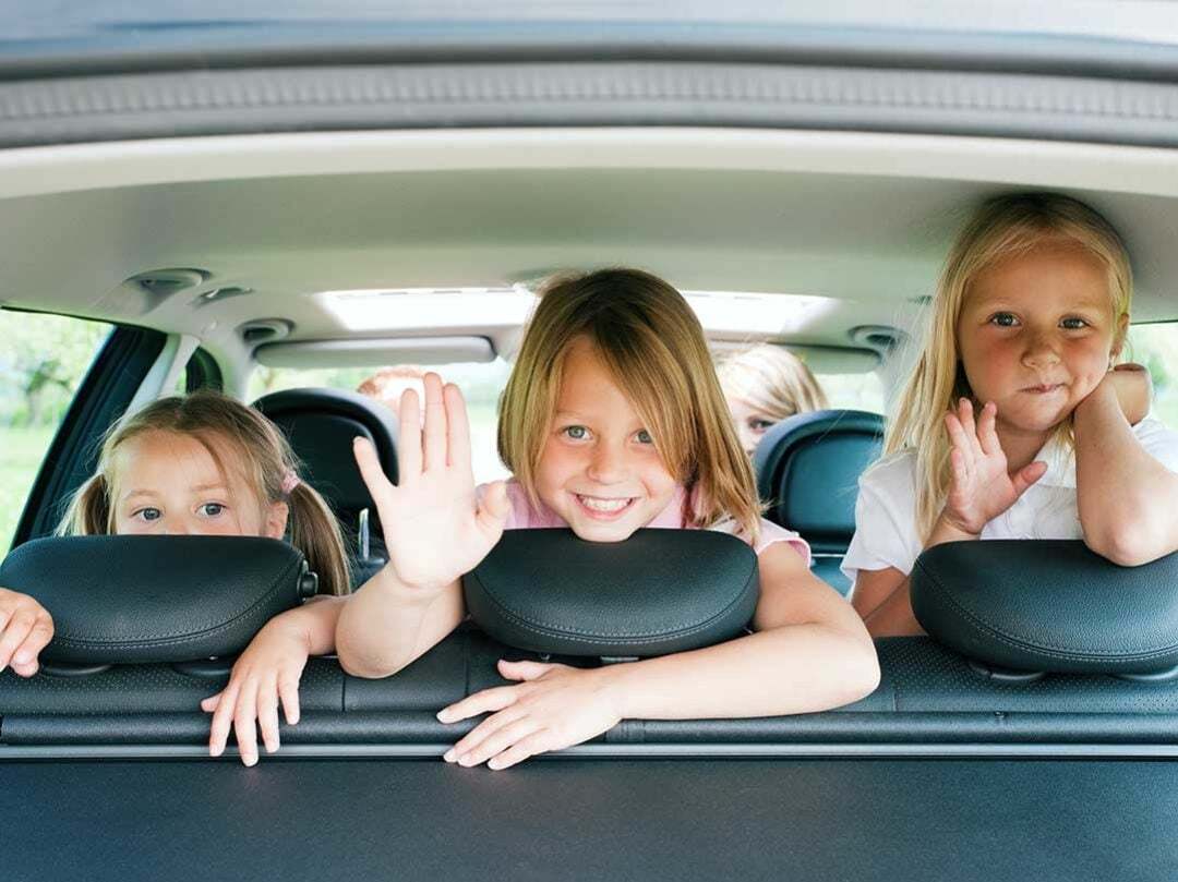 10 idées de jeux pour occuper votre enfant dans la voiture